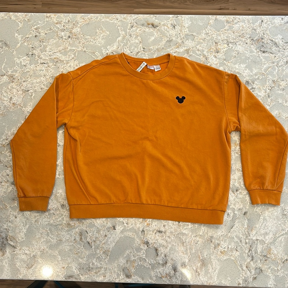 H&M Divided Disney pullover. Large